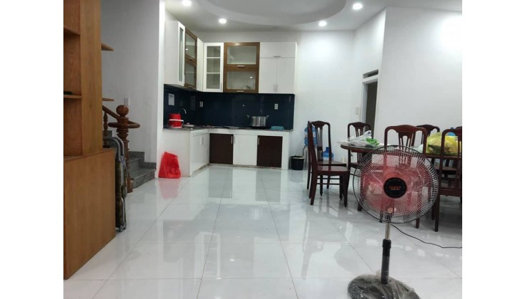 Bán nhà Bình Thạnh Vị trí đẹp Nguyễn Xí 60m2 ngang 6m cách MT chỉ 1 căn xe tải tới nhà